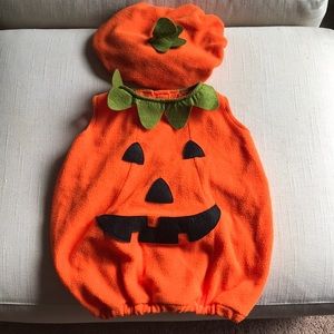 Pottery barn kids pumpkin costume